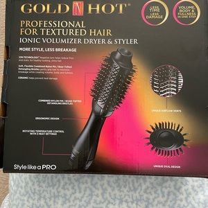 Gold N Hot volume dryer and styler